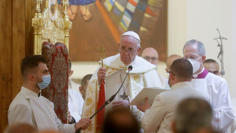 Záber z Chaldejskej katedrály sv. Jozefa v Bagdade 6. marca 2021