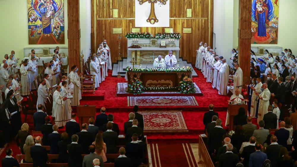 Záber z Chaldejskej katedrály sv. Jozefa v Bagdade 6. marca 2021