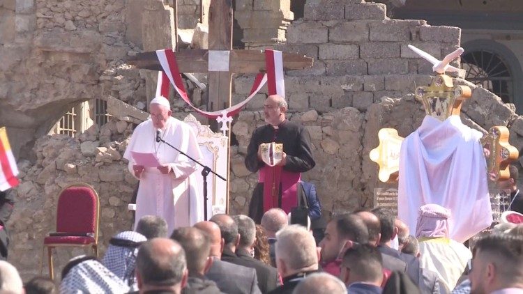 PAPA AMEHUTUBIA KATIKA MJI WA ZAMANI HUKO MOSUL 