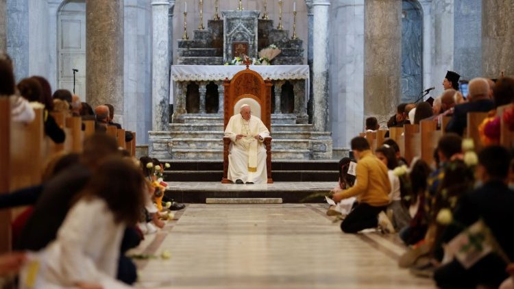 काराकोश के निष्कलंक माँ मरियम को समर्पित गिरजाघर में संत पापा फ्राँसिस