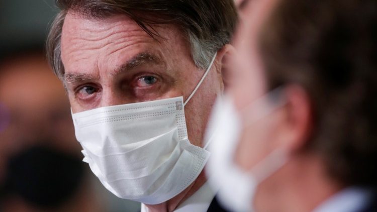 Der Richter Nunes Marques steht wie Brasiliens Präsident Jair Messias Bolsonaro (hier im Bild links) dem evangelikalen Lager nahe. 