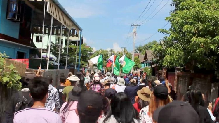 A Dawei, une protestation contre la junte militaire, le 9 avril 2021, par Dawei Watch. 