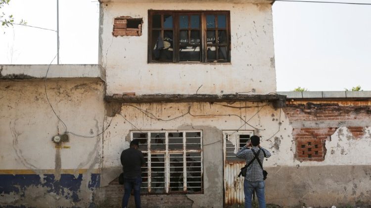 An abandoned house in El Aguaje