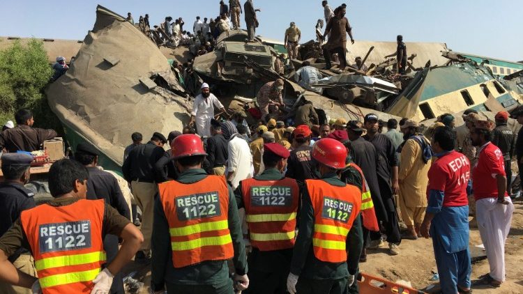 Train collision in Ghotki