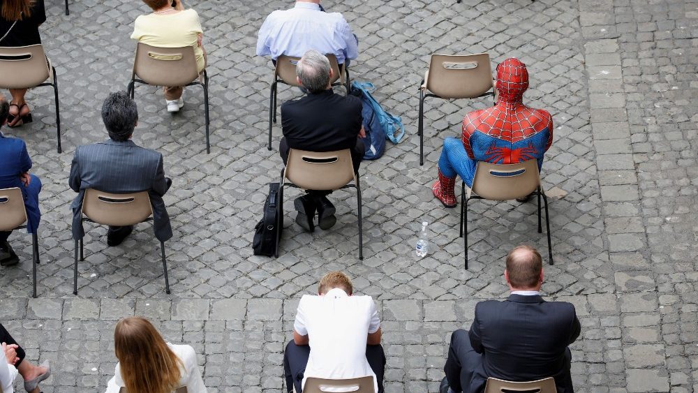 O Homem-Aranha entre os fiéis na Audiência Geral