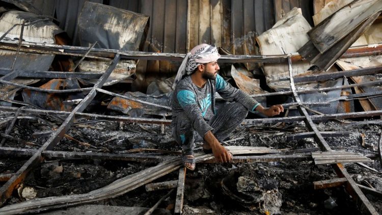 Incêndio no Hospital Al-Hussein, em Nassiriya, Iraque