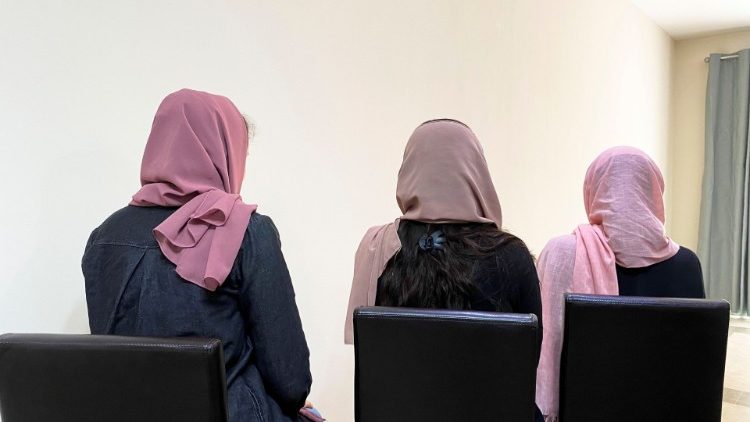 Afghan women fleeing their country