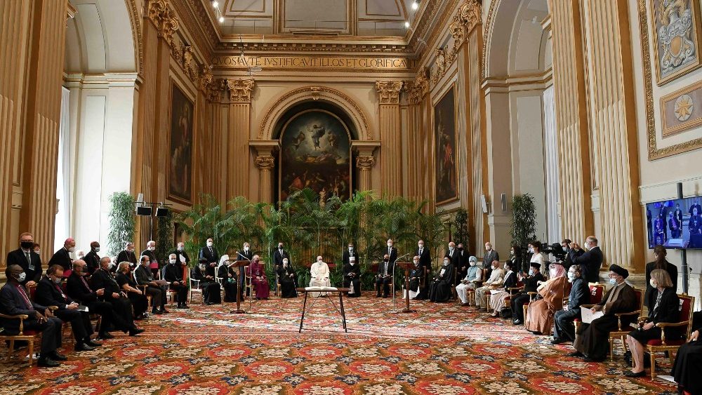 Svätý Otec František s účastníkmi stretnutia „Viera a veda: smerom ku COP26“
