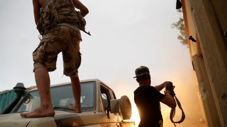 Scontri armati nei dintorni di Tripoli