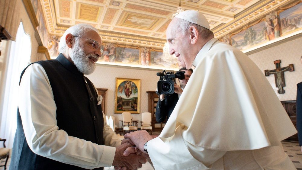 El Papa recibe al Primer Ministro indio, Narendra Modi