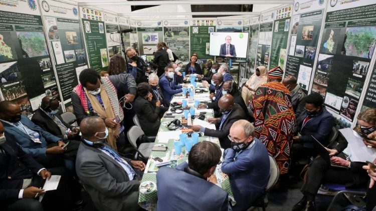 Un incontro di delegati alla Cop26 in corso a Glasgow