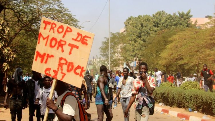 Auch in Ouagadougou, Burkina Faso, gingen Ende November Demonstranten gegen den Abzug der französischen Streitkräfte auf die Straße