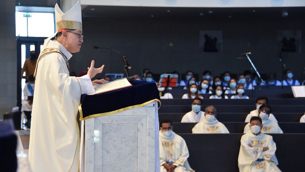 Záber z posviacky Katedrály Panny Márie, Kráľovnej Arábie v Awali