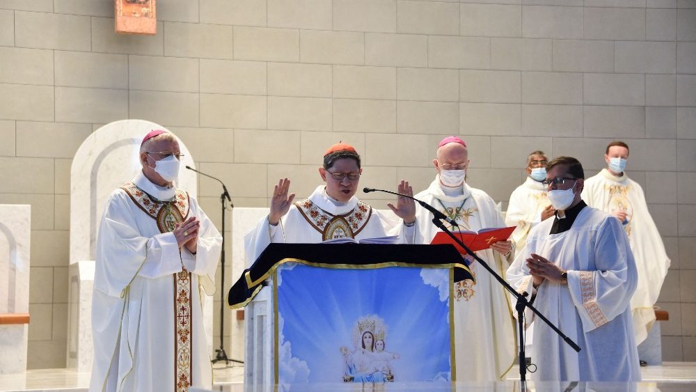 Záber z posviacky Katedrály Panny Márie, Kráľovnej Arábie v Awali