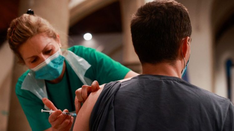 Kościoły europejskie wzywają do szczepień przeciwko COVID-19