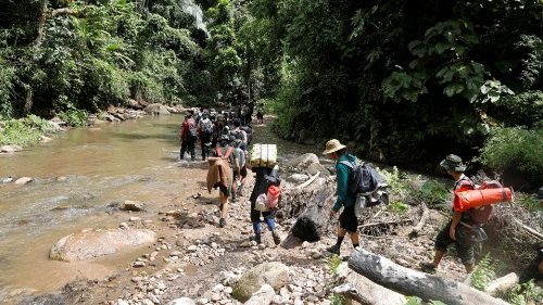 Strage di Natale in Myanmar, Bo: le armi non risolvono la crisi