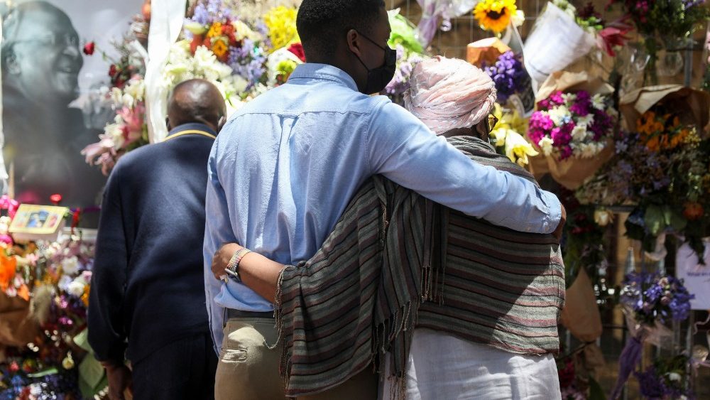 PEOPLE-DESMOND TUTU/