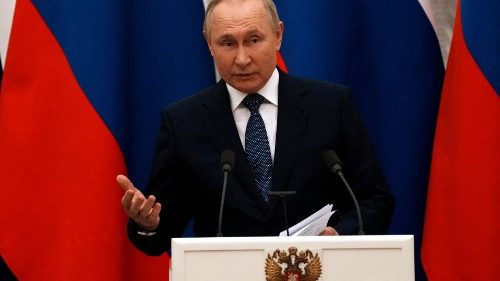 Ucraina, Putin e Macron vicini a un negoziato