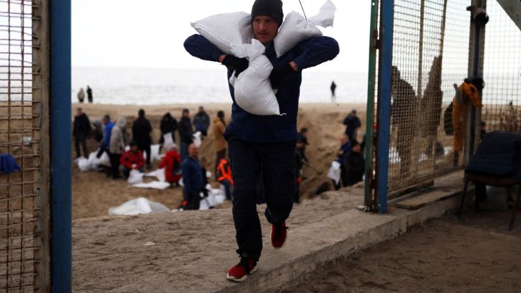 I residenti di Odessa si preparano a difendere la città dall'invasione russa (Reuters / Nacho Doce)