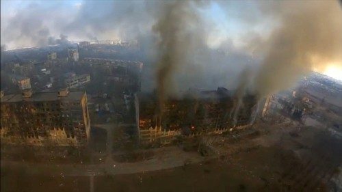 Guerra in Ucraina, Kiev rifiuta l’ultimatum di Mosca su Mariupol