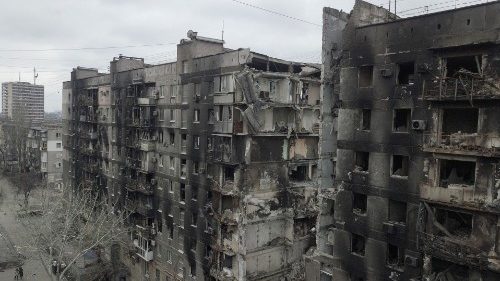 Ucraina: i russi avanzano a Mariupol, nuove armi dagli Usa