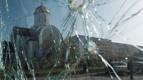 Блаженнейший Святослав подарил Папе осколок российской мины