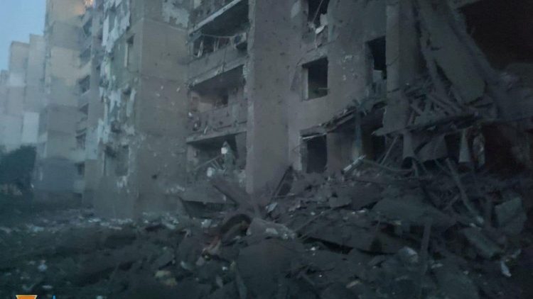 Costruzione colpita da un missile a Bilhorod-Dnistrovskyi, nella regione di Odessa