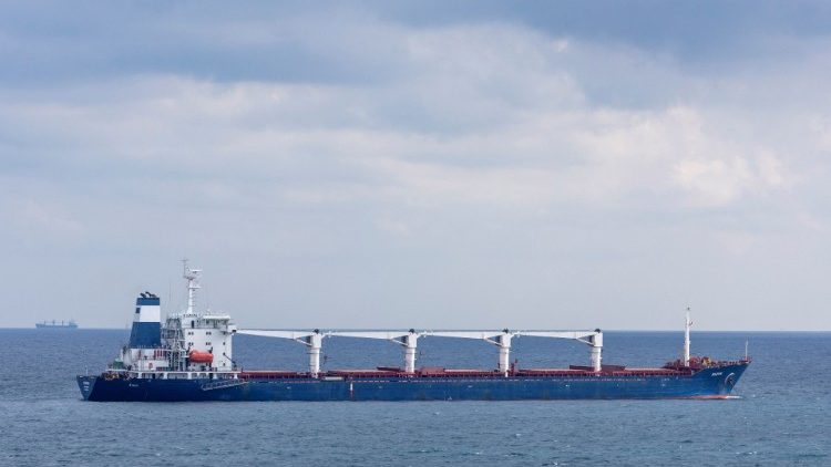 El carguero que transporta grano ucraniano, en el Mar Negro