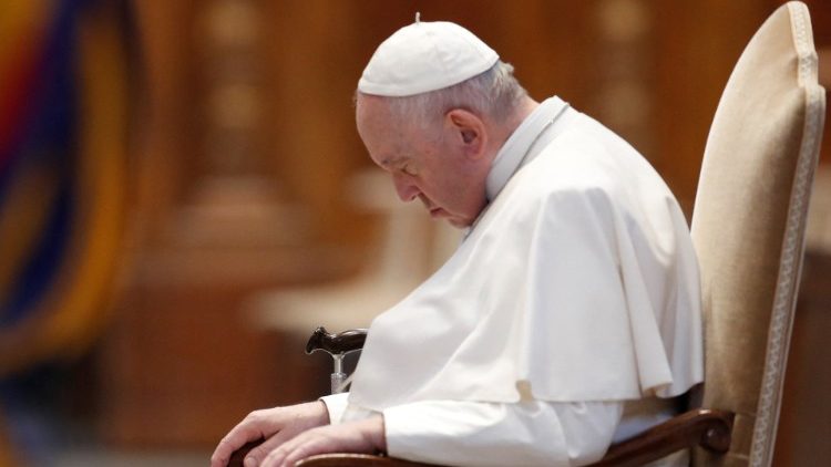 Papst Franziskus im Gebet