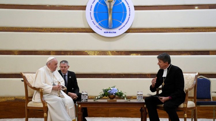 Nadškof Urmas Viilma, vodja delegacije Svetovne luteranske zveze (FLM) in podpredsednik FLM, voditelj Evangeličansko-luteranske cerkve v Estoniji.