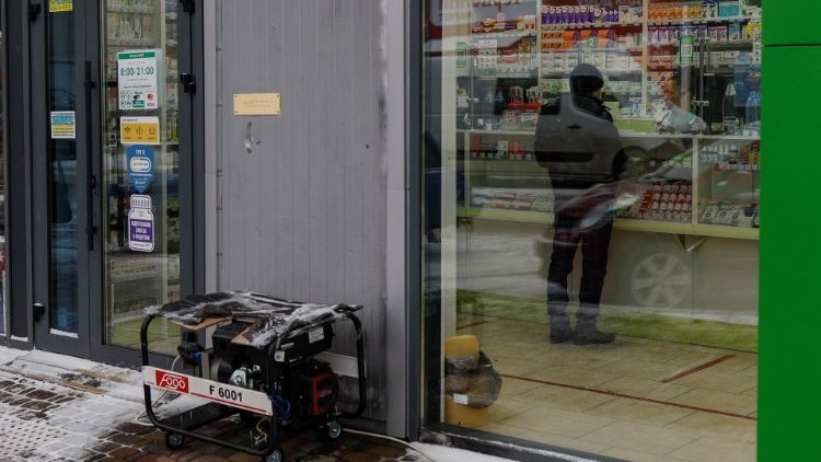 Електрогенератори на вулицях українських міст