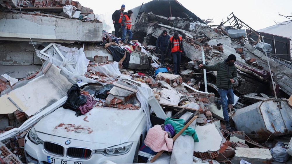 Uma vista aérea mostra a área de concentração das equipes internacionais de resgate, após o terremoto mortal, em Kahramanmaras, Turquia, 9 de fevereiro de 2023. REUTERS/Ronen Zvulun