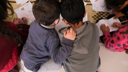 D: Millionen Kinder weltweit schuften im Verborgenen