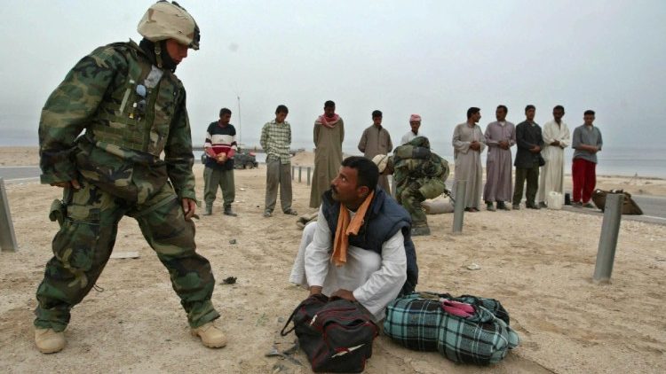 Immagini dall'invasione in Iraq di vent'anni fa