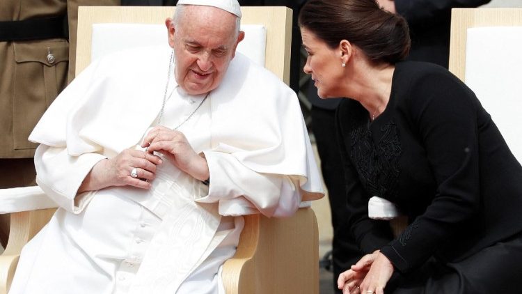 திருத்தந்தையுடன் ஹங்கேரியின் குடியரசுத்தலைவரான திருமதி. Katalin Novák,