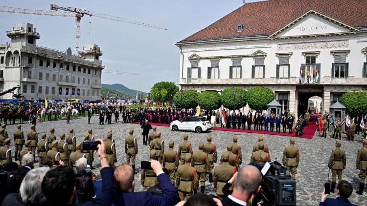 S&aacute;ndor மாளிகை 