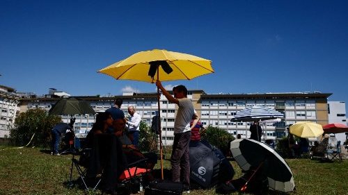 El Papa en el Gemelli: Primer día de reposo, permanece estable