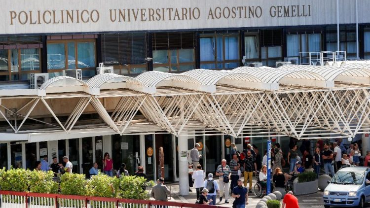 Papst Franziskus auf dem Weg der Genesung im Gemelli-Krankenhaus
