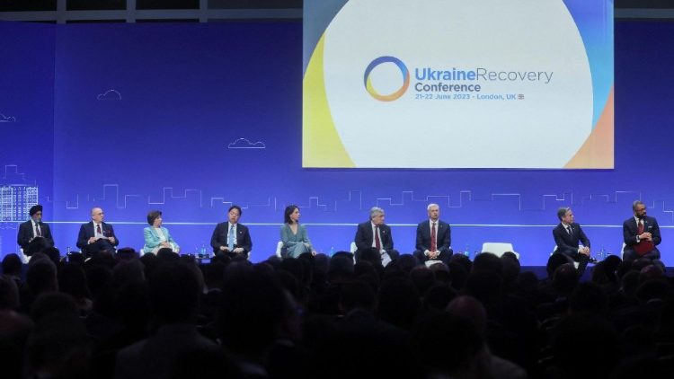 Сесія конференції "Відбудова України" в Лондоні