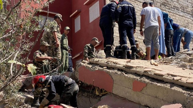 La ricerca di superstiti ain Amizmiz