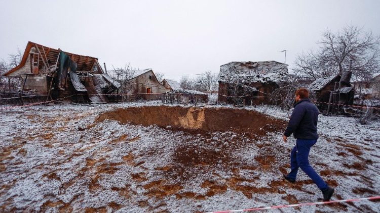 Detriti di un missile caduti su Kyiv dopo l'attacco russo