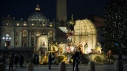accensione-albero-e-presepe-di-natale-in-piaz-1512748153009.JPG