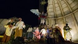 accensione-albero-e-presepe-di-natale-in-piaz-1512748167715.JPG