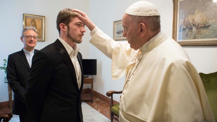 Der Vater von Alfie Evans bei Papst Franziskus
