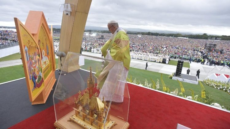 viaggio-apostolico-in-irlanda---xxiv-incontro-1535296911166.JPG