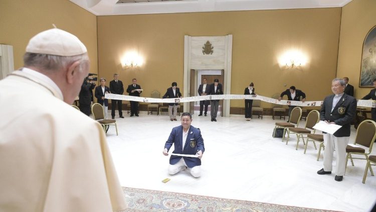 Papa Francesco incontra i membri dell'Associazione "Tensho Kenoh Shisetsu Kenshoukai" (Giappone)