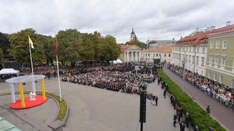 viaggio-apostolico-in-lituania-lettonia-eston-1537610860211.JPG