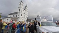viaggio-apostolico-in-lituania-lettonia-eston-1537795682692.JPG