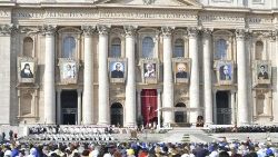 2018-10-14-canonizzazione-paolo-vi-1539513674773.JPG