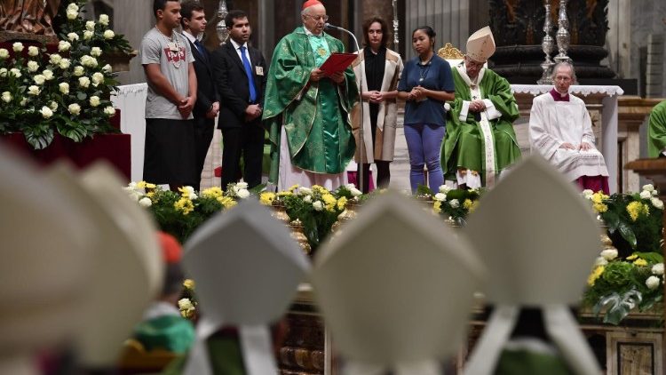 Lektura listu ojców synodalnych do młodzieży